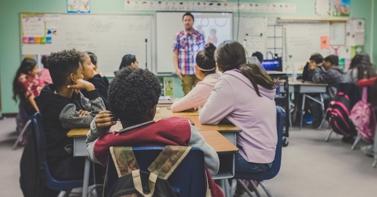 GMAT vs GRE: Which Should You Take for an MBA or Master's Abroad?